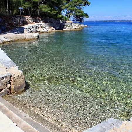 By The Sea Lukoran
